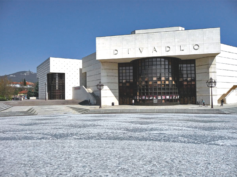 klike-Divadloandrejabagara-logo4